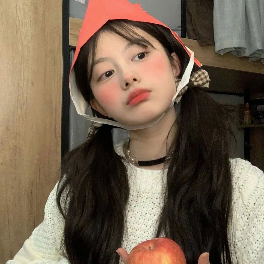 照片里的伴娘